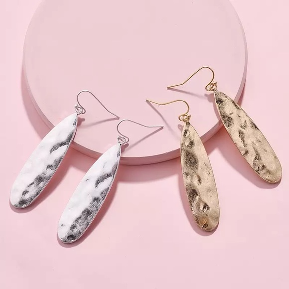 2/$35🖤 Anthropologie Rustic Bohemian Teardrop Textured Silver Drop Earri… - Picture 7 of 9